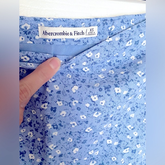 Abercrombie & Fitch Womens Blue and White Matching Blouse and Skirt with Hairtie - Picture 10 of 10